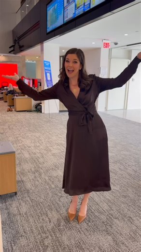 Amelia Draper on Instagram: "Every morning at work … arrival ➡️ showtime!"