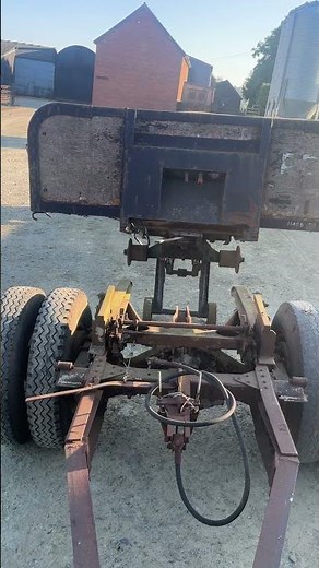 Coupling a Scammell dolly and trailer