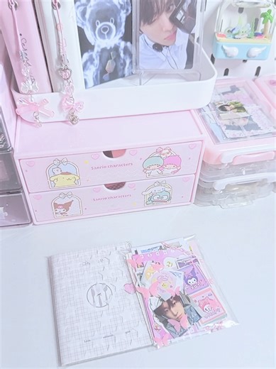 #pwm last post of the year ✨ anyway, how was your year, guys? mine had some hard lessons… got scammed 5 times buying k-pop merch :(( around 1 million rupiah gone ˚‧º·(˚ ˃̣̣̥⌓˂̣̣̥ )‧º·˚ i didn’t repurchase them, so now i don’t have them at all huhu 😭😭 plss be careful too hoping 2026 will be kinder to me and to all of you 🤍 #packingorders #kpop #foryou #moots?