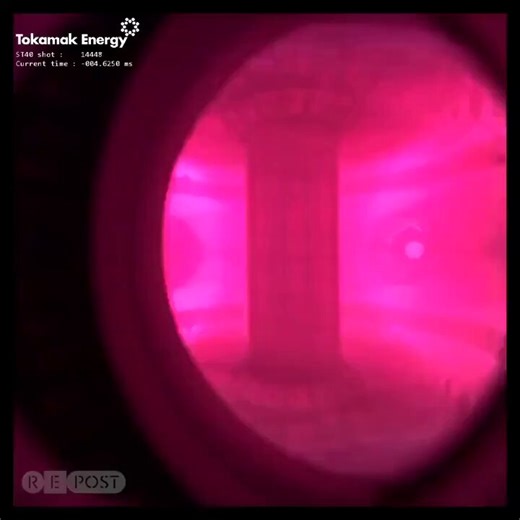 Las imágenes parecen ser plasma tokamak ST40 real de Tokamak Energy. La compañía afirma haber filmado plasma en ST40 con una cámara en color de alta velocidad a 16.000 fotogramas por segundo. Sin embargo, Tokamak Energy establece explícitamente que la imagen visible en color muestra luz del borde del plasma, donde las temperaturas son más bajas, mientras que el núcleo está demasiado caliente para emitir luz visible. Así que la cámara no está literalmente "viendo" el núcleo de 100 millones de °C 