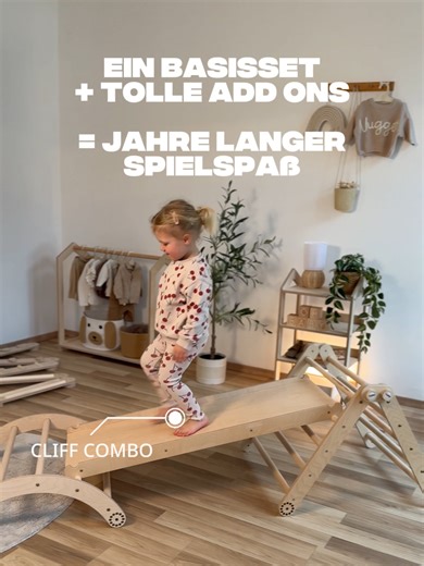 Wusstest du, dass Klettern eine der wichtigsten Bewegungsformen für Kleinkinder ist? 🧠 Wenn Kinder klettern, trainieren sie nicht nur ihre Muskeln – sie fördern gleichzeitig ihre Koordination, ihr Gleichgewicht, ihre Raumwahrnehmung und vor allem: ihr Selbstvertrauen. Jede überwundene Sprosse ist ein kleiner Sieg für dein Kind. Das Cliff COMBO wurde genau dafür entwickelt – inspiriert von der Pikler- und Montessori-Pädagogik, die Kinder in ihrer natürlichen Bewegungsentwicklung begleitet statt 
