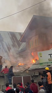 Ranger stop Saida Kadal fire Destroyed one House, fire brigade came on time and controlled Fire which could destroy 8 houses if would not control on time | Abbass kashmiri