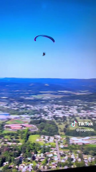 Paramotor flying #paramotor #ppg #skysurfing #paragliding #aviation #poweredparagliding #flights #paramotorlife
