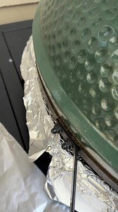 Pro-Tip: Add parchment paper or aluminum foil between the gaskets to prevent the dome and base from freezing closed. Learn more about winter grilling. https://bit.ly/3ifdEkT #biggreenegg #protip #bgeteamgreen #wintergrilling #winter | Big Green Egg