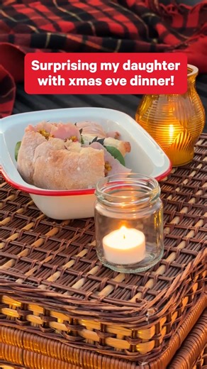 138K views · 1.9K reactions | When they can’t come to Christmas Eve dinner, you bring it to them ❤️✨ | New World | Facebook