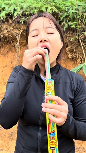 eat rainbow candy #survival #campping #bushcraft #food