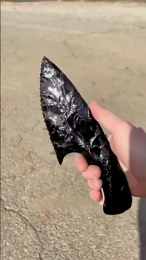 How volcanic glass becomes a blade sharper than steel #obsidian