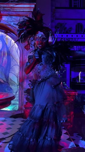 Masquerade was easily one of the best-looking scare zones 🔥🩸 between the gothic costumes, elegant vampires, glowing lights, and that whole dark ballroom vibe… everything about it looked absolutely stunning 😵‍💫 creepy, classy, and visually one of the strongest zones HHN has done 💀🧛 #Masquerade #HHN #HalloweenHorrorNights #ScareZone #HauntSeason @Halloween Horror Nights @Dr. Grimley’s Haunted Trail