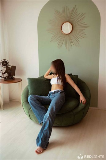 Elegant company, naturally intimate