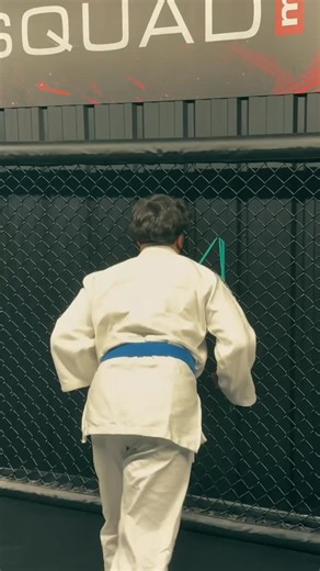 BioTechUSA Centre2️⃣ on Instagram: "La mélatonine est désormais disponible chez Bio Tech – Centre Deux. Ce complément est reconnu pour contribuer à l’amélioration du sommeil, à une meilleure récupération et à la régulation du rythme biologique, des éléments essentiels pour la performance sportive et le bien-être au quotidien. Un grand merci au club de MMA Chaos Squad pour la mise à disposition de la salle et pour leur confiance dans ce projet. Leur soutien a largement contribué au bon déroulemen