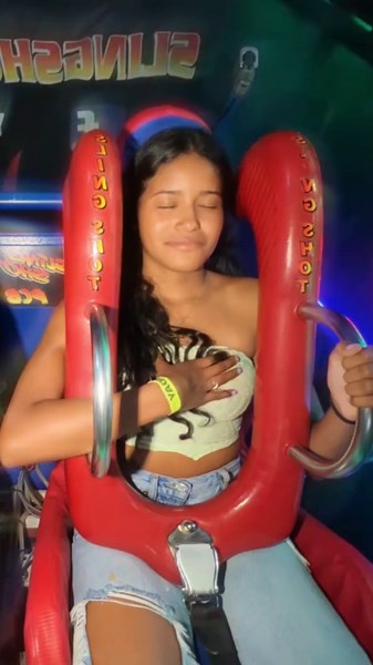 Her first ride slingshot #TikTokAwardsVN2023 #rider #slingshotchallenge #tiktokviral #slingshot #trending