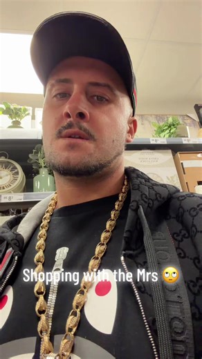 Shopping with the Mrs is loooong 😳🙄