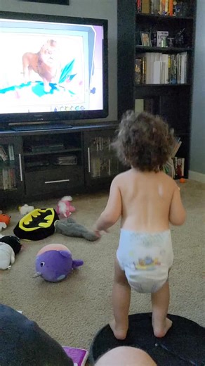 Kora Sings the Storybots Theme Song