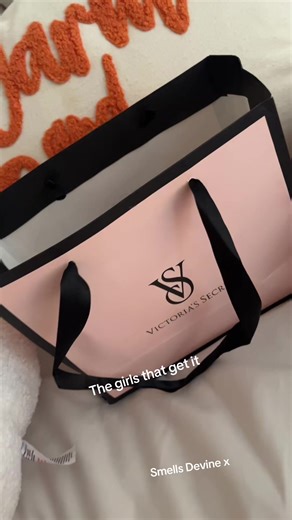 Ellie J johnson ⚘⚘⚘🐖🐖💖💖💖 (@littlellie03)’s videos with In This Darkness - Clara La San