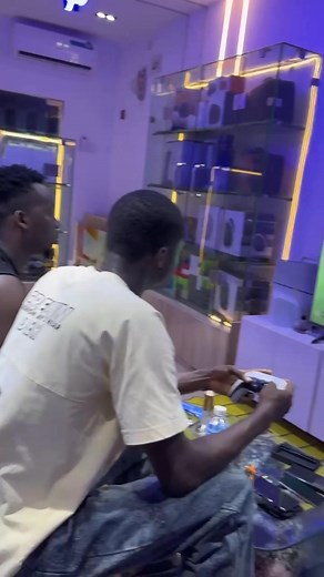 30 reactions | ☎️07060909258 ☎️Top Boiz only!嵐礪STAY FLY!礪 STAY BLESSED!礪️️OPENED BOX iOS 16 128GB SELLING OUT FAST!! #fypchallenge #viralchallenge #deals #tap #viralvideochallenge #DM #TapIn @highlight Natha Gadgets Eket Open Market Oga-Paulo Gadget | Oga-Paulo Gadget | Facebook