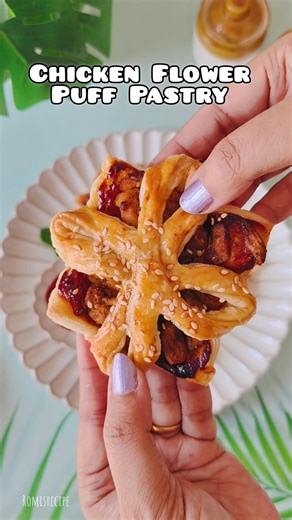 Chicken Flower Puff Pastry ✨ #chicken #puff #ramadan #festival #nonveg #youtubeshorts #currypuff