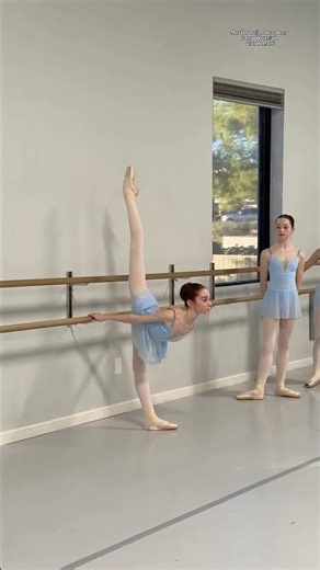 Save this exercise for your next ballet class🩰✨ #ballet #ballerina #flexibility #balletclass