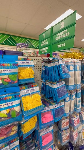 Grab some Dollar Tree balloons for these Christmas hacks!🎄🎈 @celebrateanddecorate #DIY #Christmas #DollarTree #Christmas2023 #DollarTreeDIY