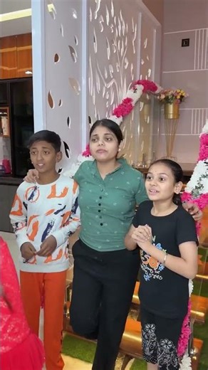 Introducing the "VitaWear SmartBand," a next-generation wearable gadget🎉