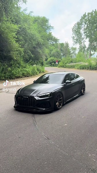 Explore the Audi RS5: Design and Performance Features