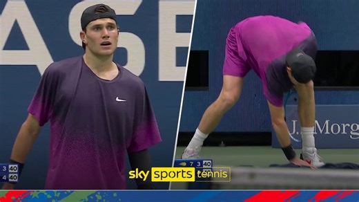 Jack Draper sick on court...then cleans it up!