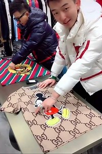 7.3M views · 89K reactions | DIY clothing tips, Fast Folding Clothes in just a blink!!!殺殺殺 | Seputar Bola | Facebook