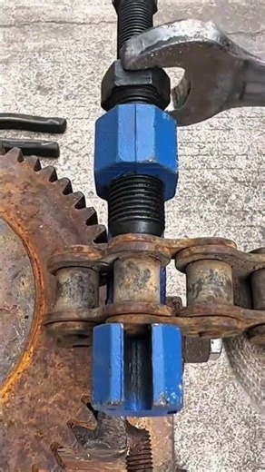 Easy Way to Remove Rusty Chains