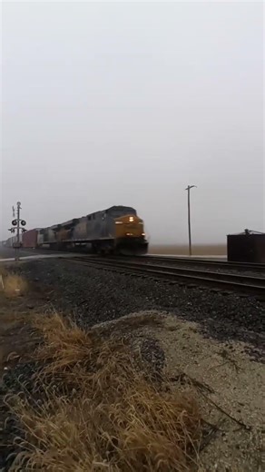 CSX M363 going through Russia, OH with a nice Conrail boxcar #csx #railroad #railfan #train