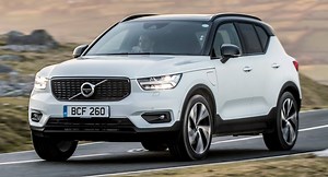 Volvo XC40 Gains Entry-Level T4 PHEV, Two Mild-Hybrid Powertrains | Carscoops