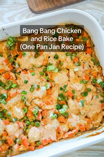 I don’t mean to be dramatic…but Bang Bang Chicken and Rice Bake might be the dinner that pulls you out of your January cooking rut. It’s giving bold, creamy, a little spicy-sweet, and all baked in one pan…it’s one pan Jan after all! Want all 31 recipes NOW? Get the cookbook ➡️ https://d4c5c1-7a.myshopify.com/products/one-pan-wonders-vol-2 1️⃣ Full printable recipe here - https://easyfamilyrecipes.com/bang-bang-chicken-and-rice-bake/ 2️⃣ Google “easy family recipes bang bang chicken bake for a pr
