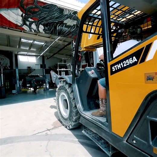 World’s Largest Off-Road Wrecker! | Sparks Motors