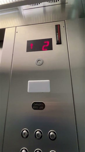 Elevator at freehold raceway mall