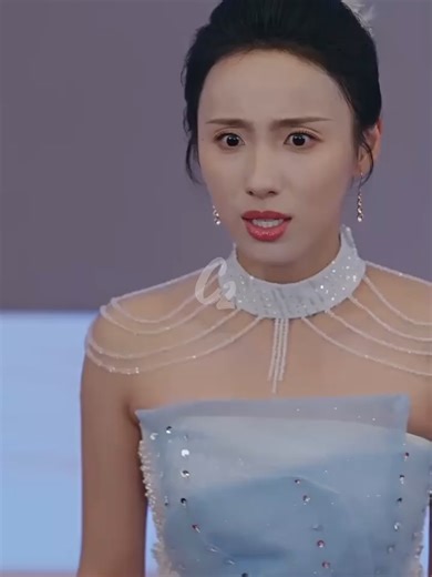 Người phụ nữ mưu mô và thuật vẽ da đổi mặt