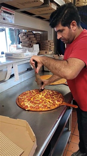 ROUND TABLE PIZZA #usa #pizza #food #fastfood #pizzalover #italianfood #pizzafood #pizzatime #Lodi