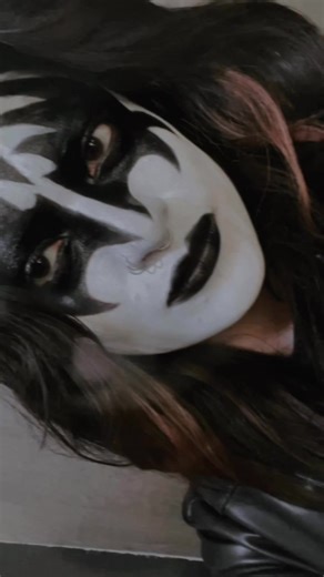 Gene Simmons Inspired Halloween Makeup Tutorial