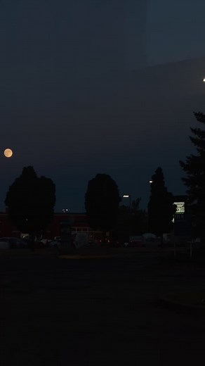 Talking to the moon 🌕 ..