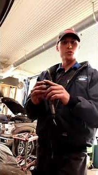 How to remove 6.7L Powerstroke Injectors WITHOUT ANY SPECIAL TOOLS #shorts