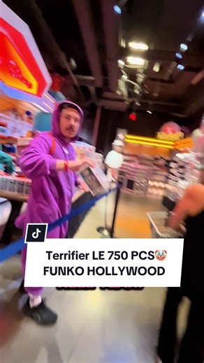 Terrifier LE 750 PCS Release At Funko Hollywood🤡🎄 #horrorcollector #horrorfunko #terrifier3 #funkohollywood #horrorcontent