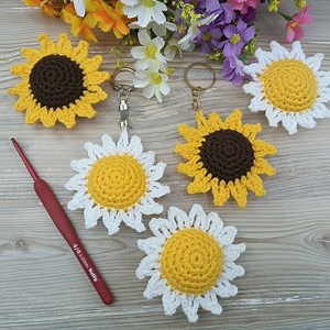 Knitted daisy model 🌼 You will be amazed by it 👌💯 Let's knit together #crochet #knitting | Knitting Hobby
