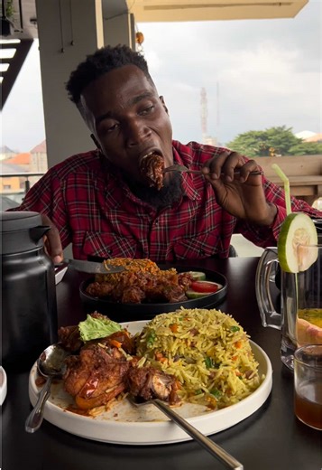 I love Indiana lounge like i love American visa. Their chicken no go let us rest abeg 😂. Na Lifestyle abeg 🦋🦋🦋 #IndianaLounge #indianalounge247 #enyimbacityplaza #aba