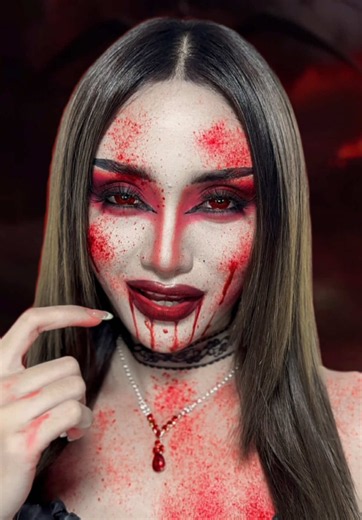 Vampire Makeup Tutorial: Easy Halloween Vampire Look