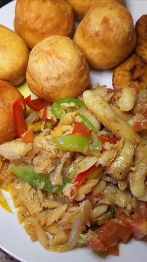 Breakfast Time Foodies ##jcmkitchen #saltfish #cookup #frydumpling #plantain #breakfast #jamaicanfood #caribbean #caterer #brooklyn #nyc #foodiesoftiktok #foryoupageシ #fyp #roadto10k #pleasefollowaccount 🫶🏾🇯🇲🇺🇲❤️