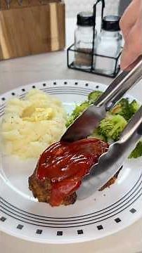 Air Fryer Mini Meatloaf #airfryer #meatlovers #comfortfood #easyrecipe #dinner #dinnerideas