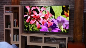 Supersleek Samsung Q7 QLED TV makes wires 'invisible'