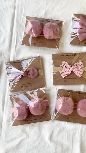 Join live kita 15 menit lagi yuk mams! Pastikan mama dapetin bandana premium mommoet.id dengan harga termurah hanya di live kita, see you mams! #bandananylonbayi#bandananewborn#babyheadband