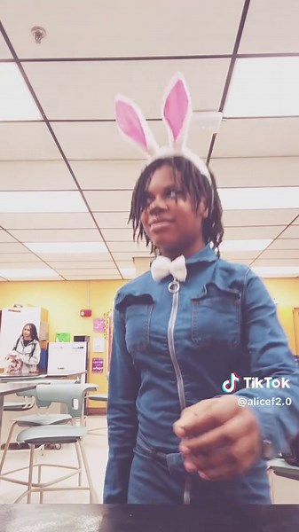 Alice2.0 (@alicef2.0)’s videos with original sound - Jess💕