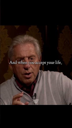 Live an INTENTIONAL life. #johncmaxwell