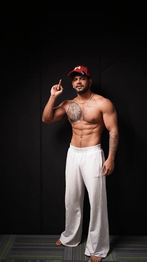 Dr.(Hons)Shravan H Rajani on Instagram: "Fitness doesn’t mean giving up everything you love—it’s about knowing the frequency! ⚖️💪 Note: Guys i am not promoting alcohol but red-wine contains many health benefits when you consume it in moderation and it has been proven in many researches and that’s what I mentioned in this video. ​Daily: Fuel your body with the good stuff (Water, Rice, Sweet Potato). Weekly: Enjoy your favorites in moderation (Wine, aalo Parotta, Potato). Monthly: Treat yourself!