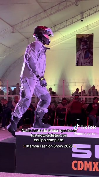 Desfile de Moda para Motociclistas: Estilo y Seguridad