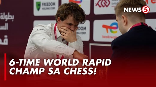 GOAT NG CHESS Muling pinatunayan ni Magnus Carlsen kung bakit siya itinuturing na “GOAT” (Greatest of All Time) ng chess, matapos masungkit ang kanyang ika-anim na World Rapid Championship title sa FIDE World Rapid and Blitz Chess Championships sa Doha, Qatar nitong Linggo, December 28, 2025. Nakuha ng Norwegian grandmaster ang tagumpay matapos makapagtala ng 10.5 puntos. Ito na ang kanyang ika-19 na world title sa chess sa kabuuan. | News5